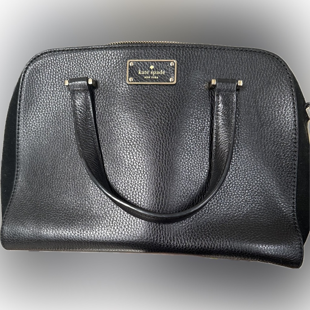 KATE SPADE
Black & Leather Medium Size Crossbody Bag